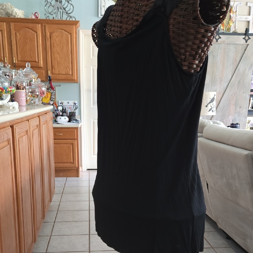 Cable & Gauge Black Ruffled Sleeveless Tank Top - Picture 9 of 13